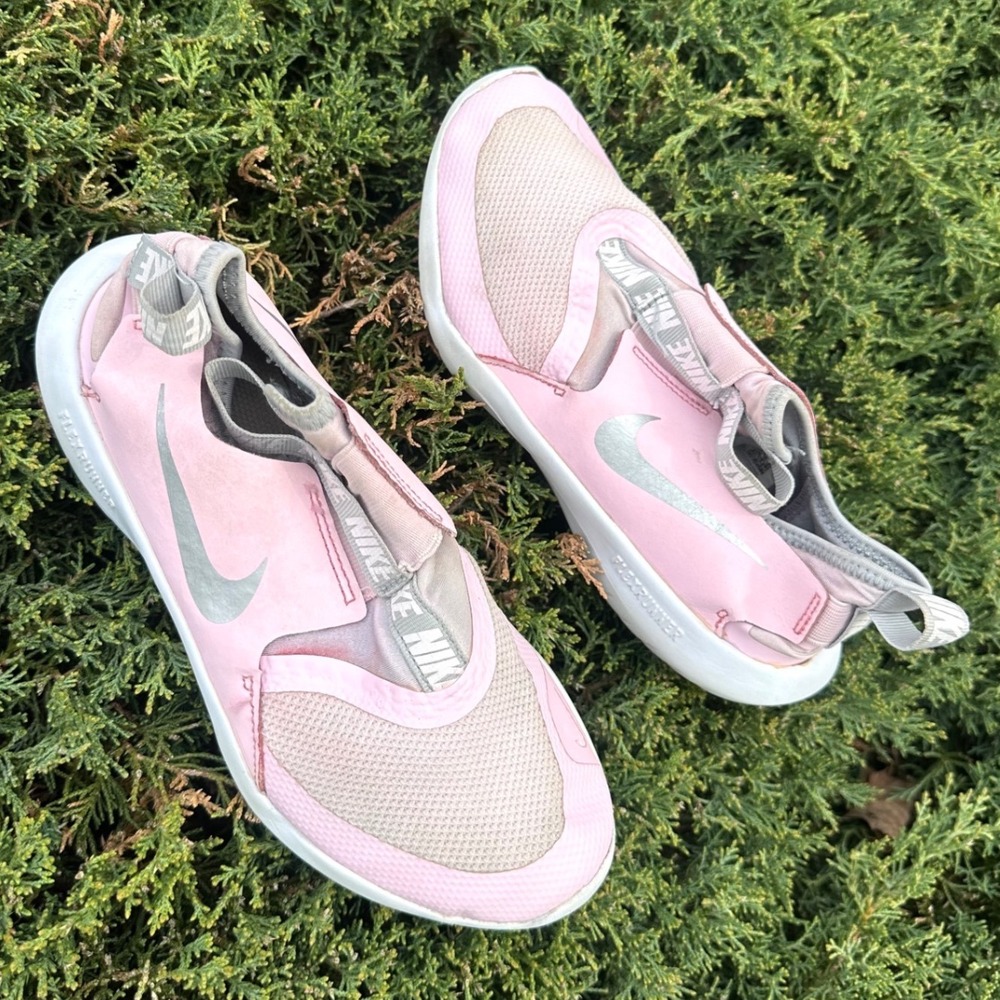 Nike Kids' Flex Runner 2 Sneaker Bog Girl Size 4Y Pink Shoes